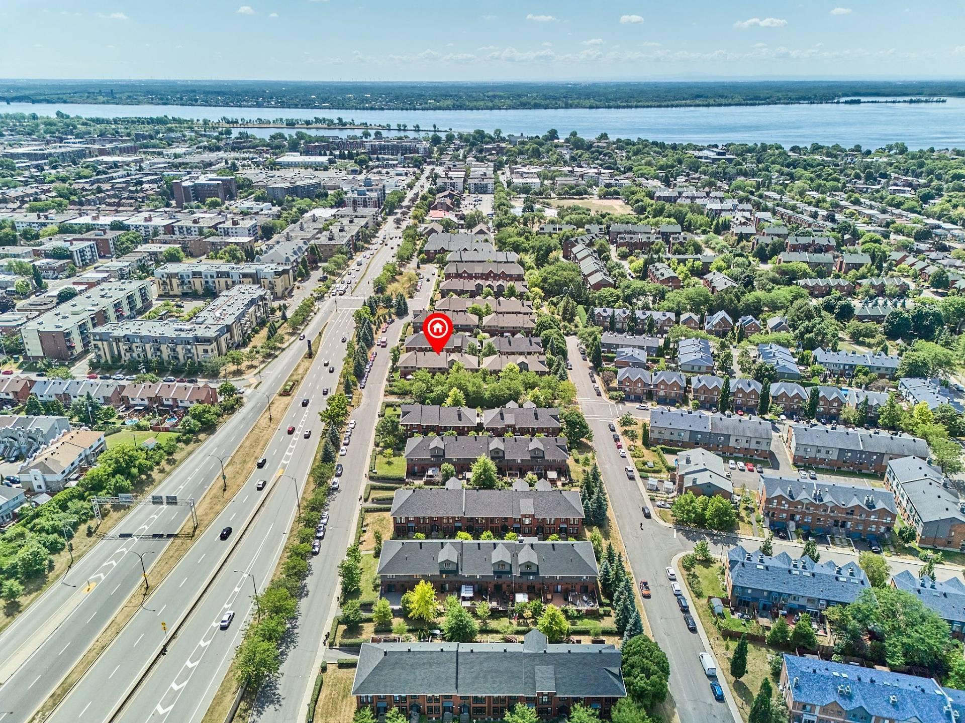 









889


Rue Gameroff

,
Montréal (Lachine),




QC
H8T3R4

