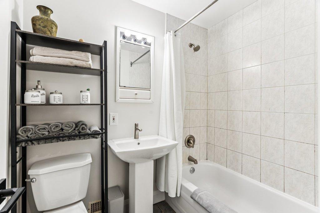 









95


Rue Ducerre

,
Gatineau (Gatineau),




QC
J8T1E8

