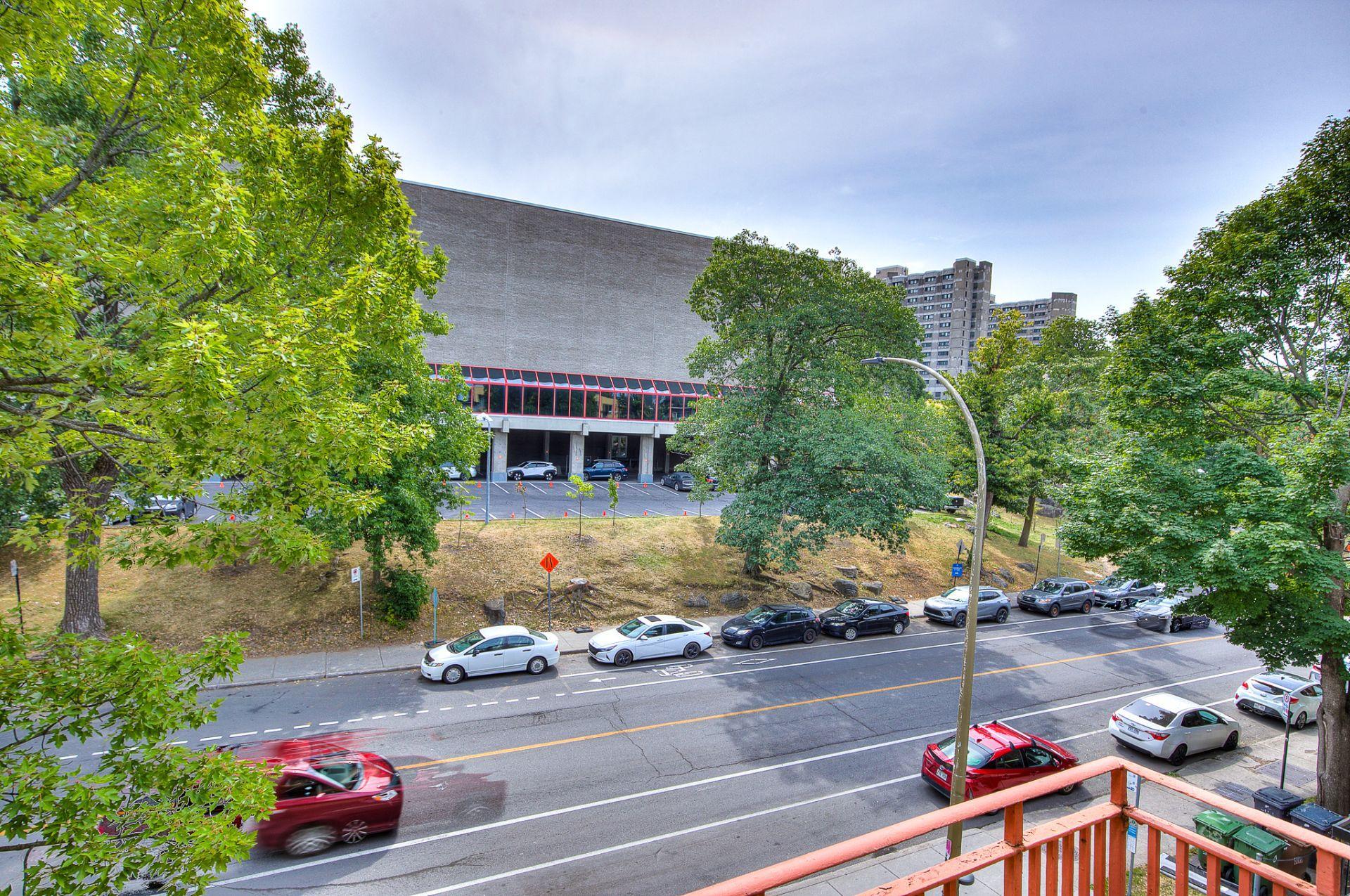 









2135


Boul. Édouard-Montpetit

, 5,
Montréal (Côte-des-Neiges/Notre-Dame-de-Grâce),




QC
H3T1J3

