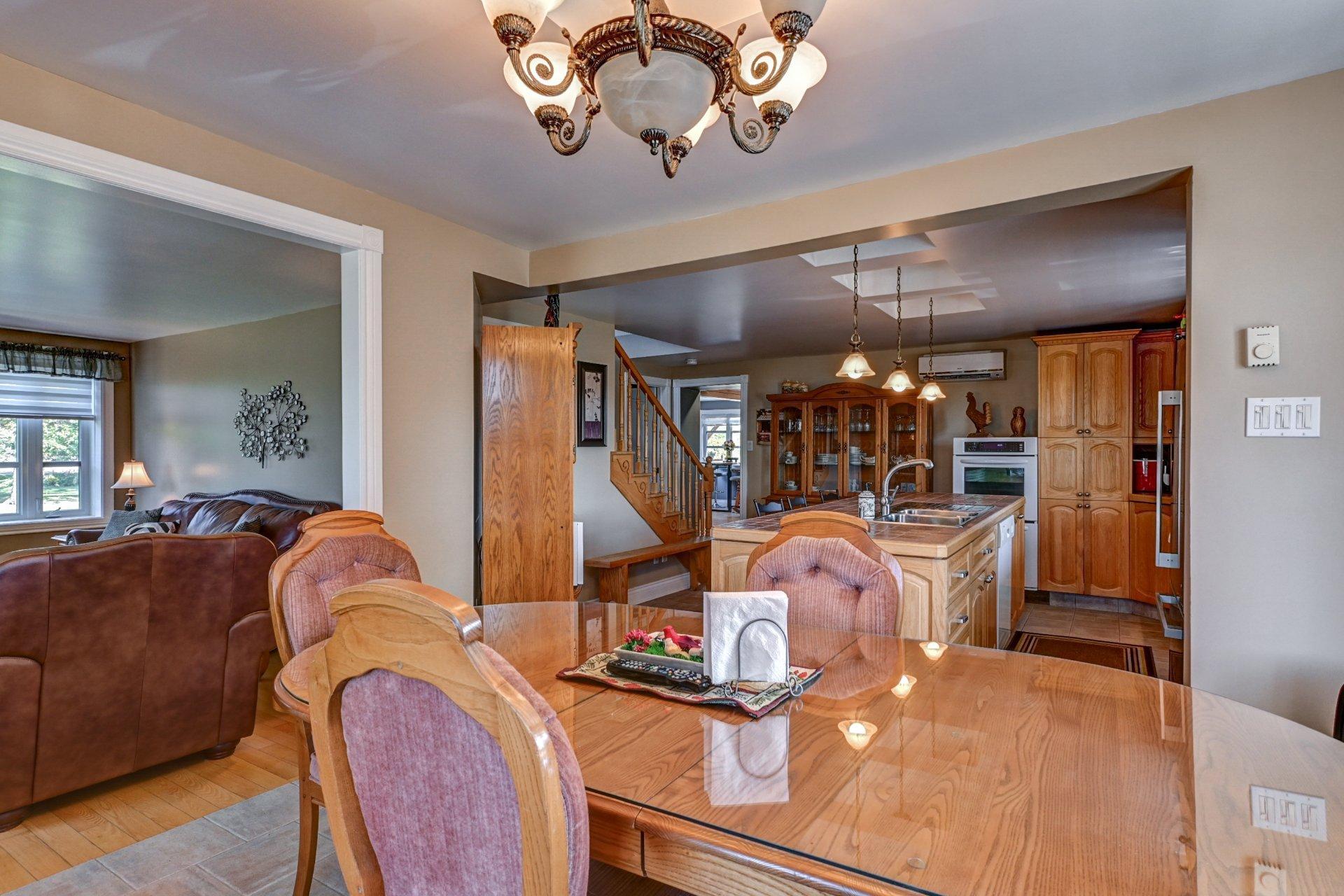 









1660

 - 1662


Rue Principale

,
Saint-Cuthbert,




QC
J0K2C0

