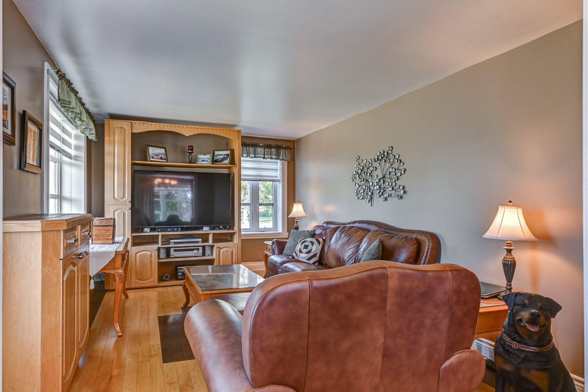 









1660

 - 1662


Rue Principale

,
Saint-Cuthbert,




QC
J0K2C0

