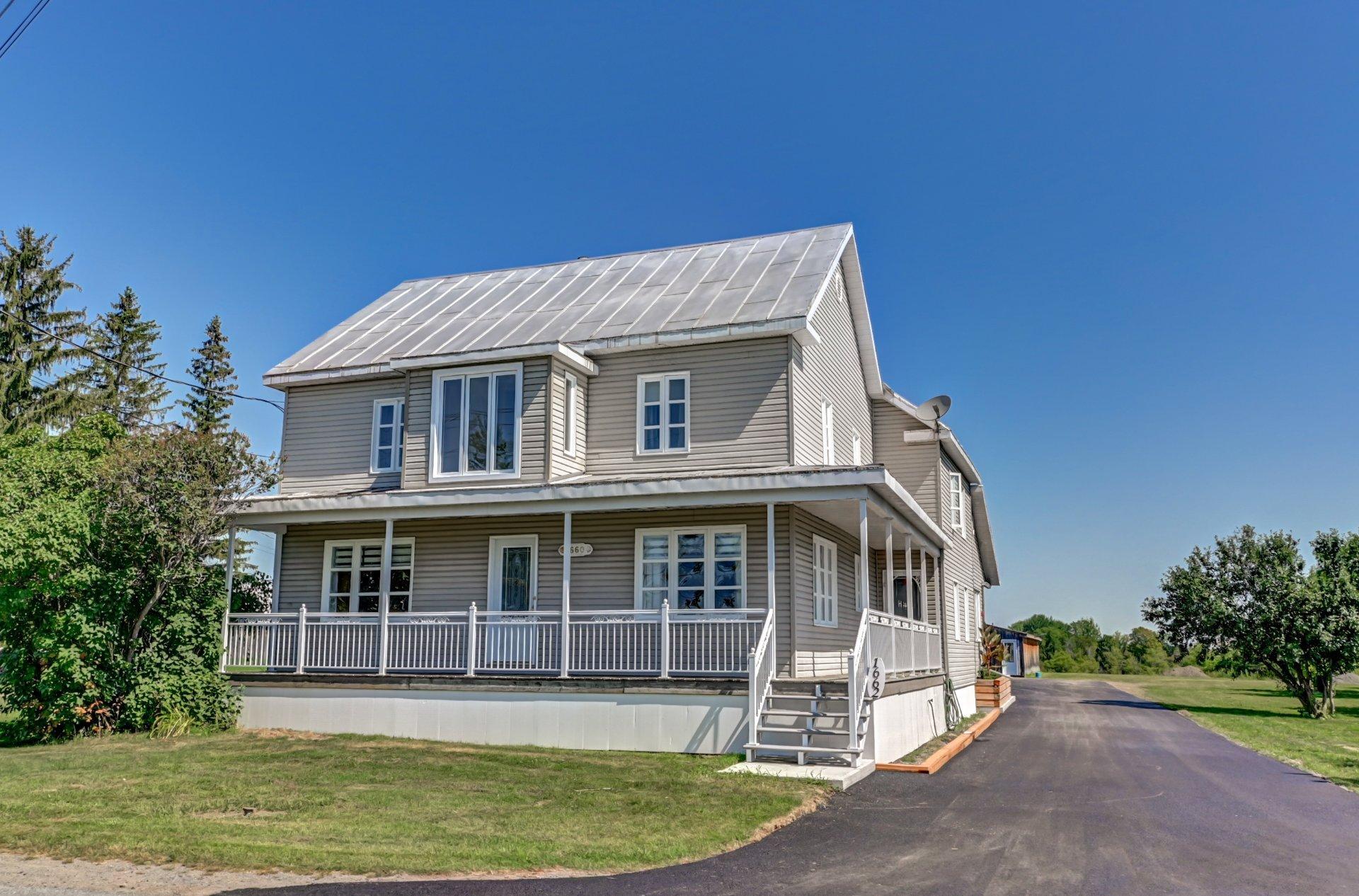 









1660

 - 1662


Rue Principale

,
Saint-Cuthbert,




QC
J0K2C0

