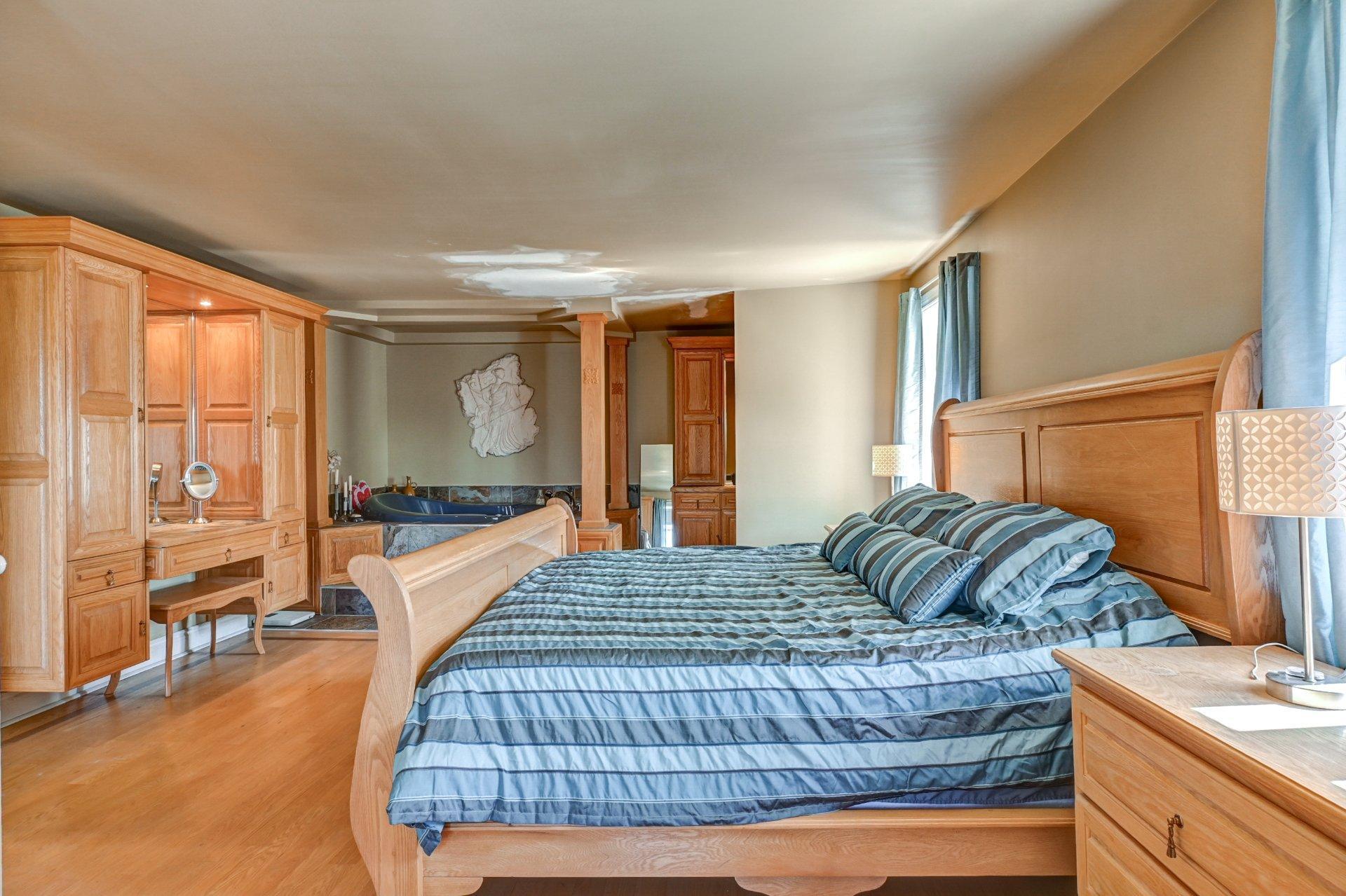 









1660

 - 1662


Rue Principale

,
Saint-Cuthbert,




QC
J0K2C0

