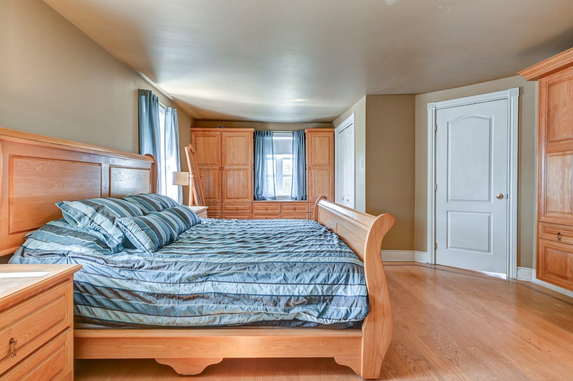 









1660

 - 1662


Rue Principale

,
Saint-Cuthbert,




QC
J0K2C0

