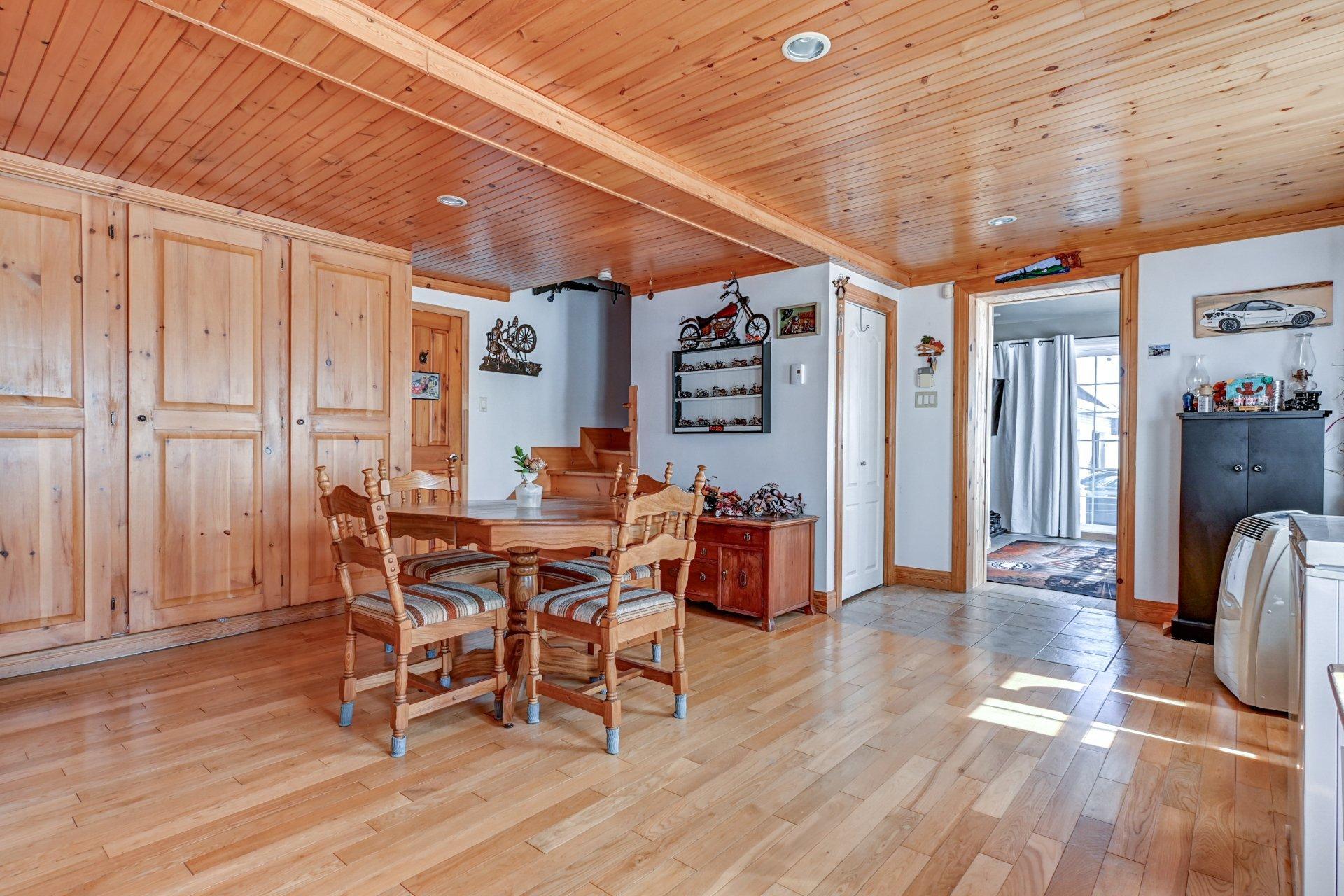 









1660

 - 1662


Rue Principale

,
Saint-Cuthbert,




QC
J0K2C0

