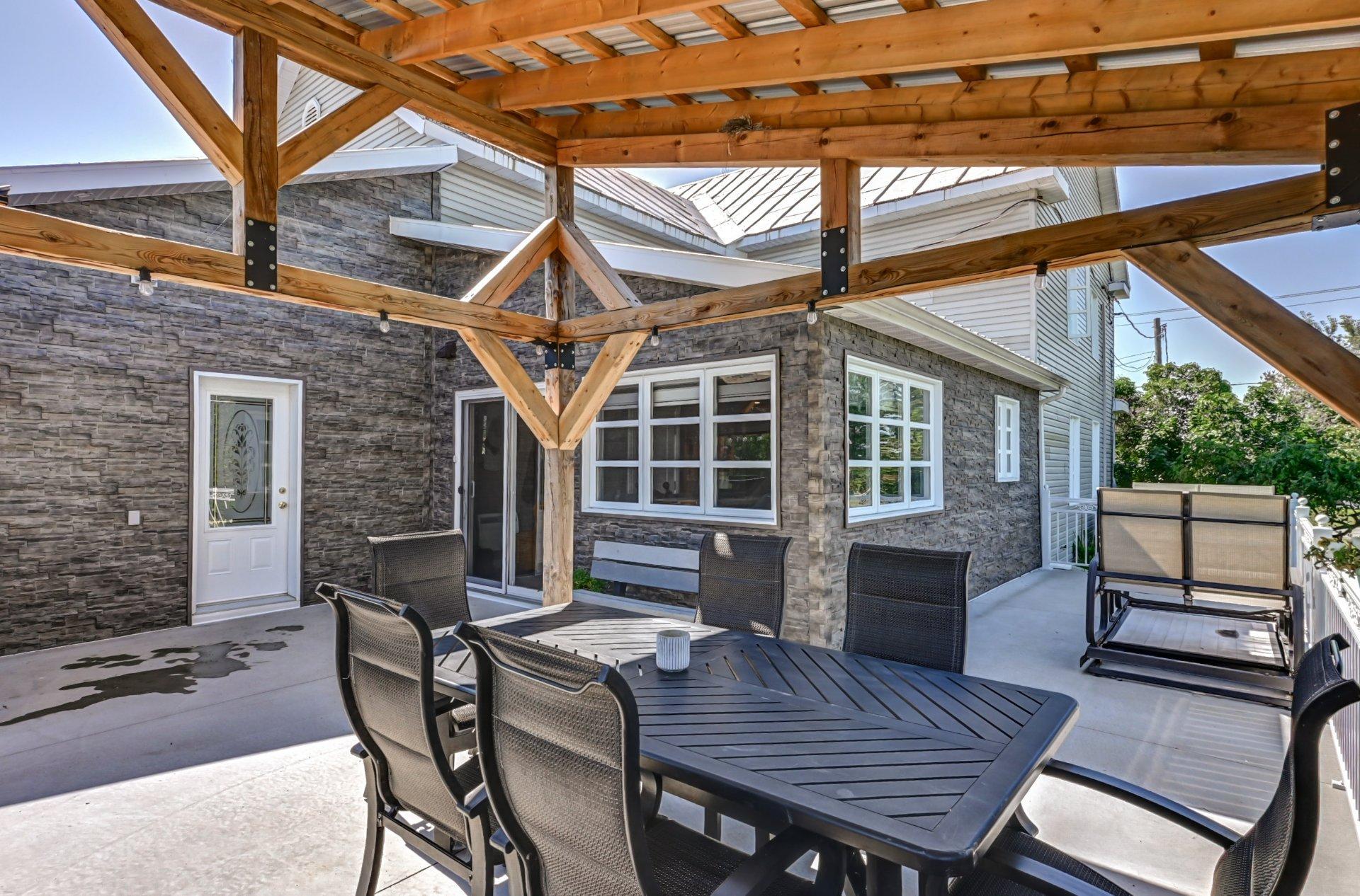 









1660

 - 1662


Rue Principale

,
Saint-Cuthbert,




QC
J0K2C0

