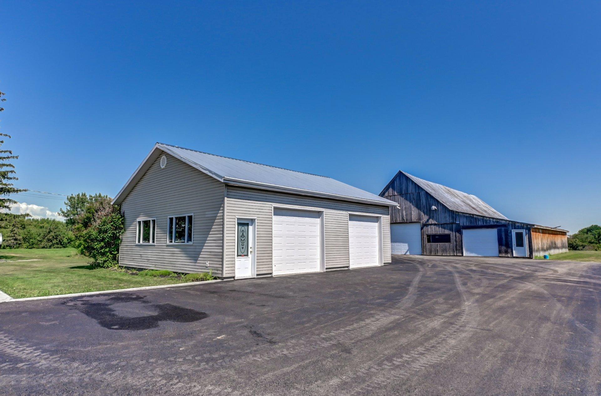 









1660

 - 1662


Rue Principale

,
Saint-Cuthbert,




QC
J0K2C0

