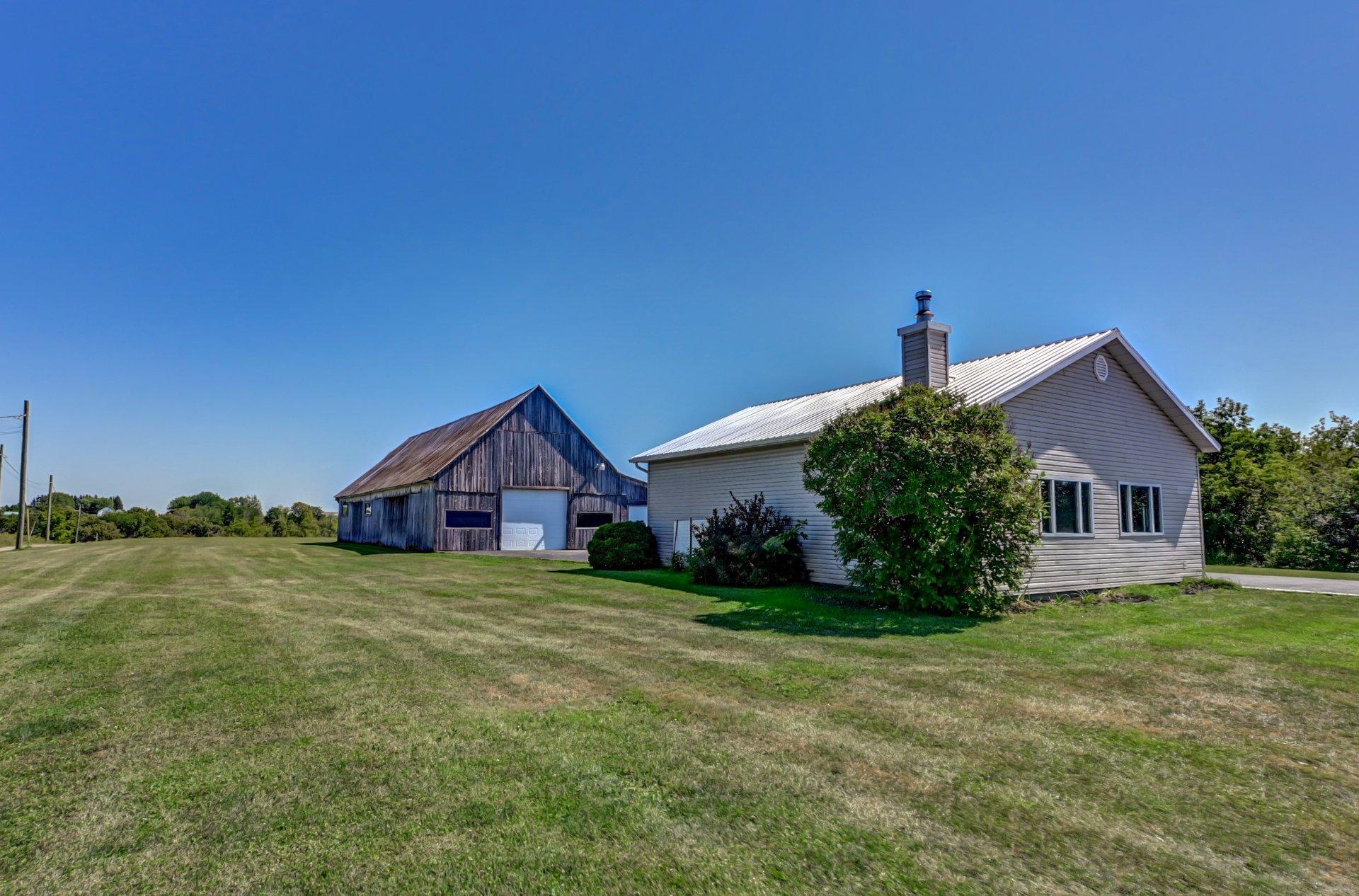 









1660

 - 1662


Rue Principale

,
Saint-Cuthbert,




QC
J0K2C0

