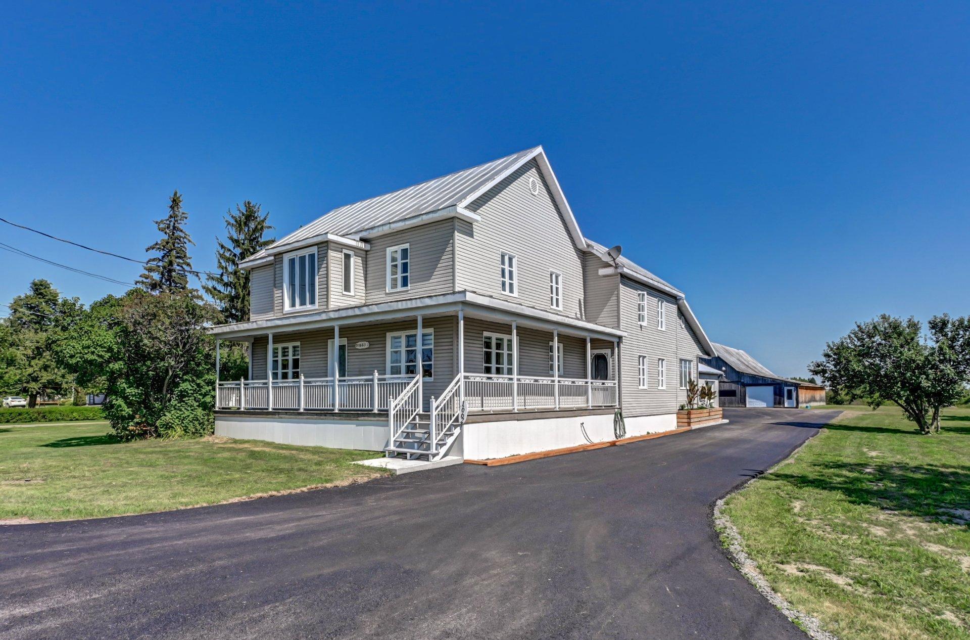 









1660

 - 1662


Rue Principale

,
Saint-Cuthbert,




QC
J0K2C0

