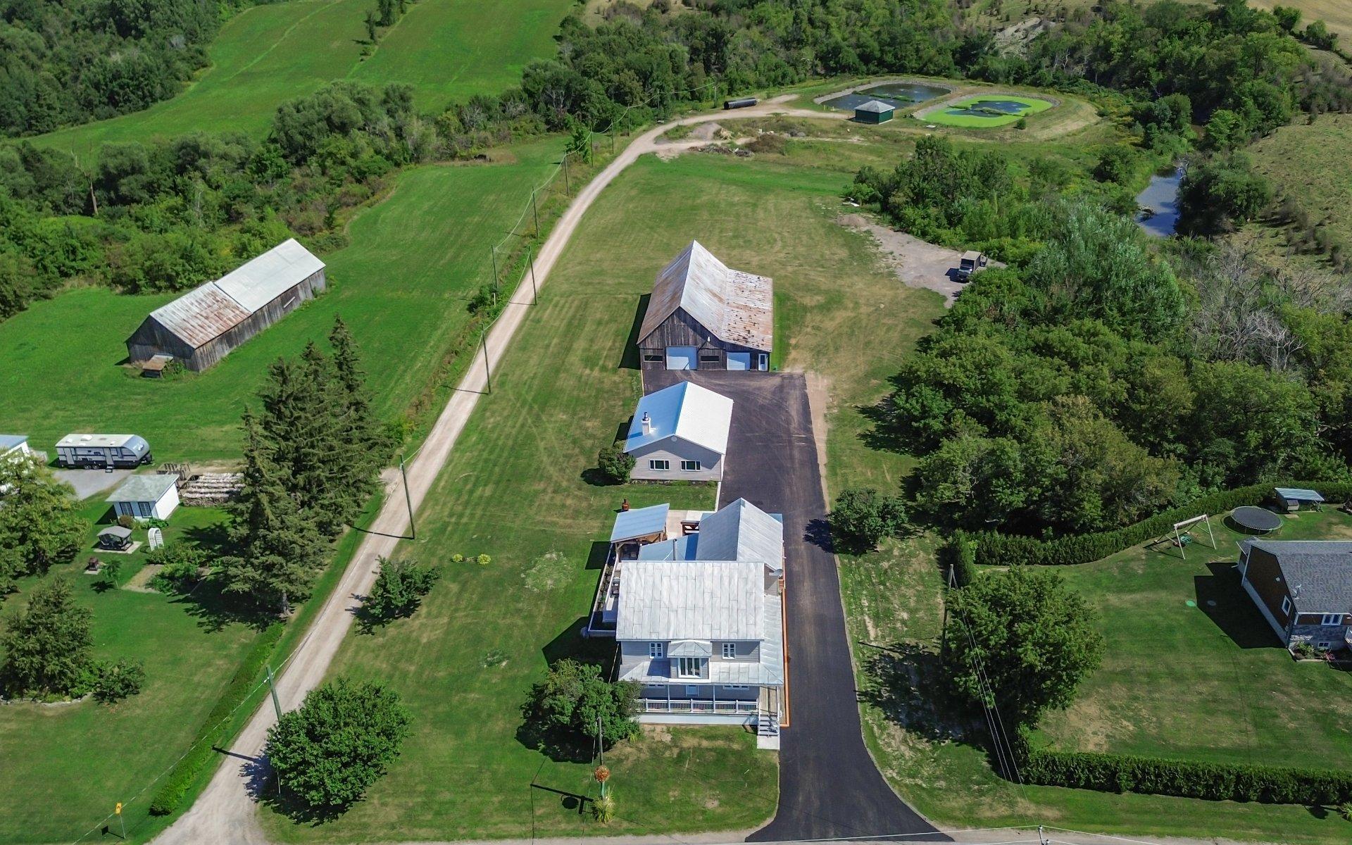 









1660

 - 1662


Rue Principale

,
Saint-Cuthbert,




QC
J0K2C0

