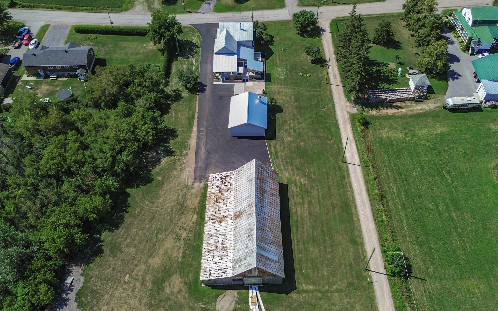 









1660

 - 1662


Rue Principale

,
Saint-Cuthbert,




QC
J0K2C0

