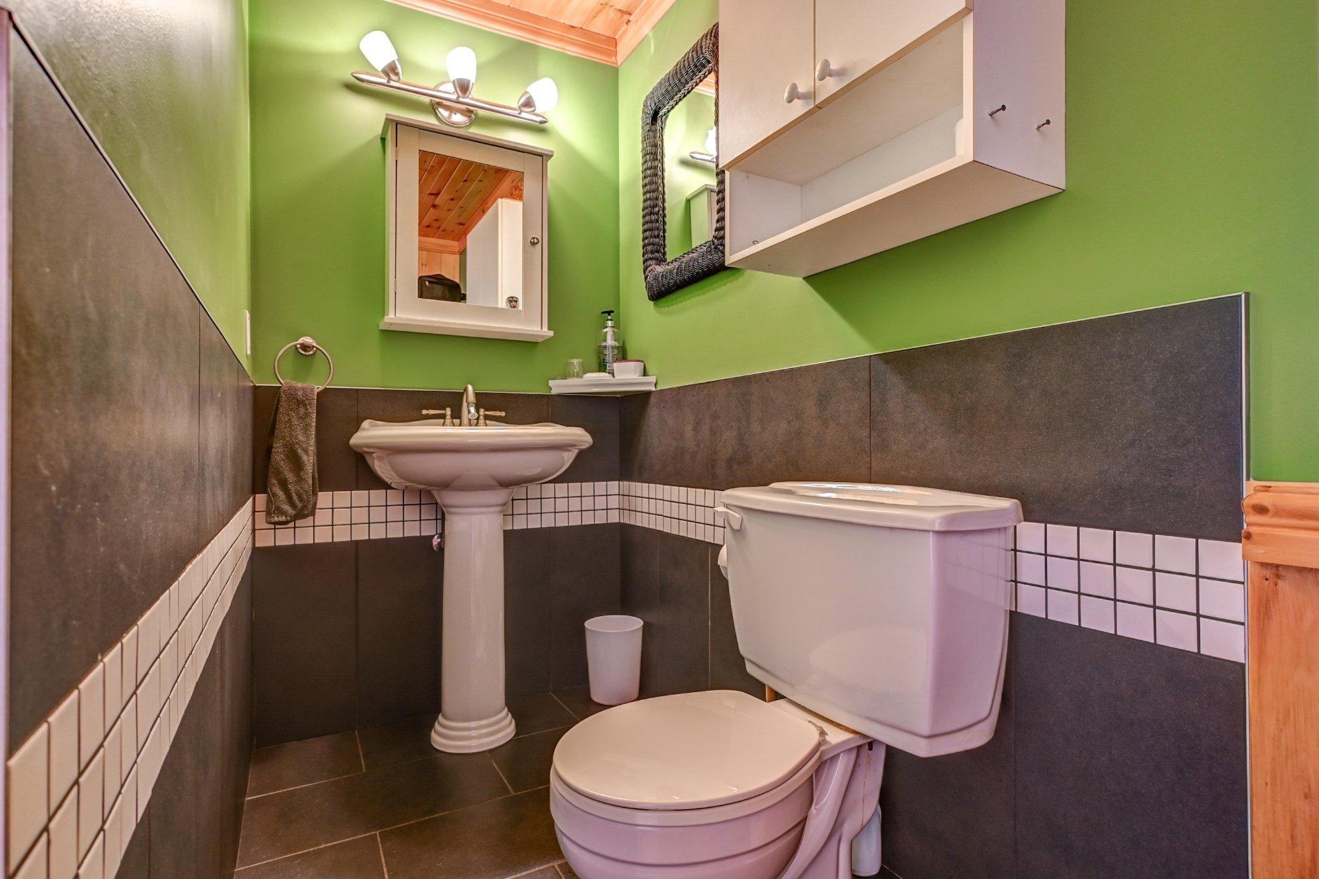 









1660

 - 1662


Rue Principale

,
Saint-Cuthbert,




QC
J0K2C0

