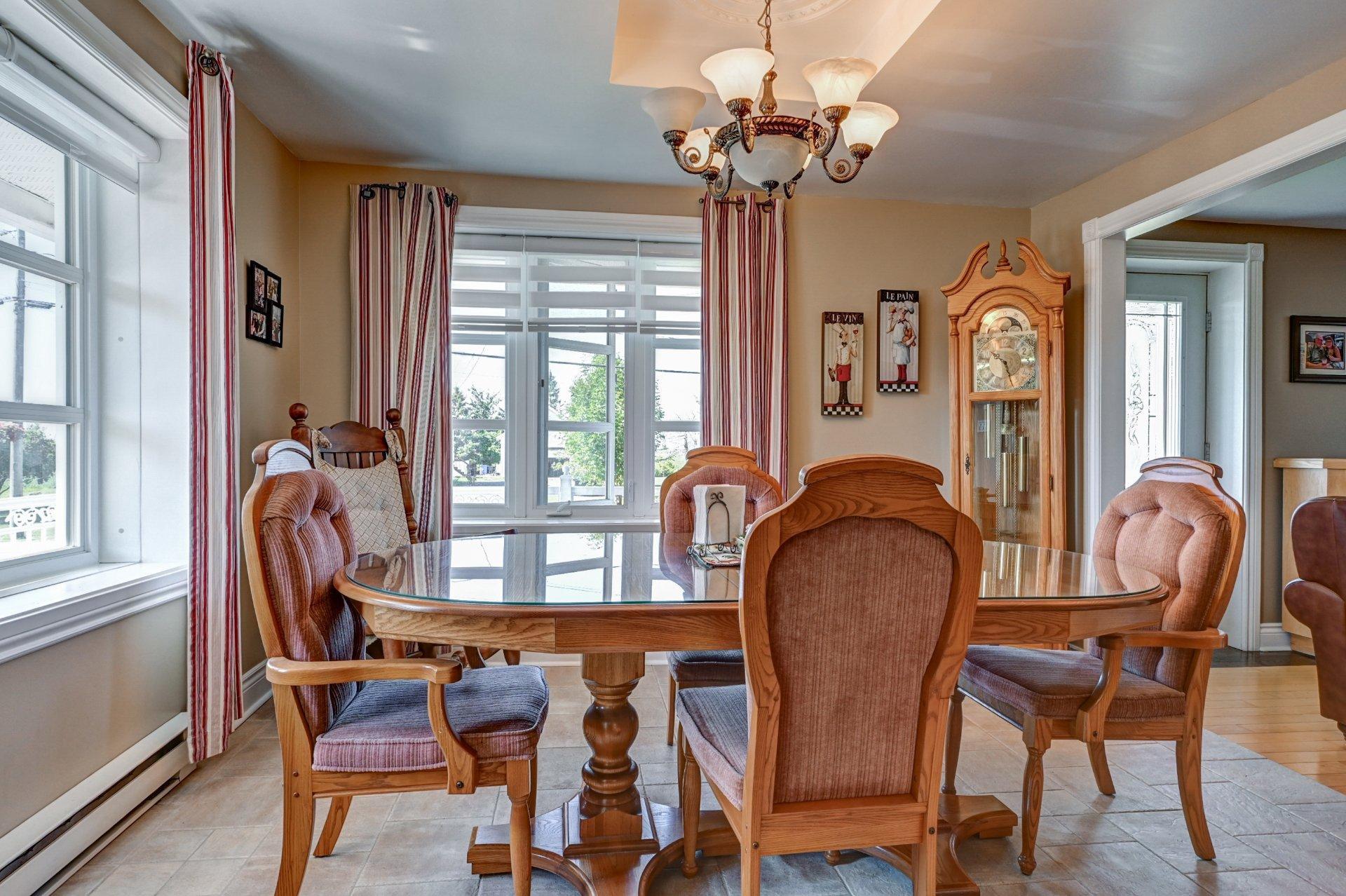 









1660

 - 1662


Rue Principale

,
Saint-Cuthbert,




QC
J0K2C0

