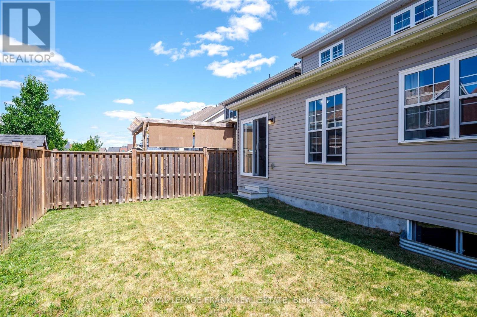 












562 GRANGE WAY

,
Peterborough North (North),




Ontario
K9H0G5

