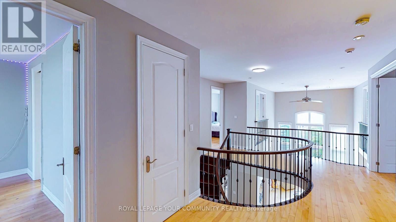 












3380 MISTWELL CRESCENT N

,
Oakville,




Ontario
L6L0A2

