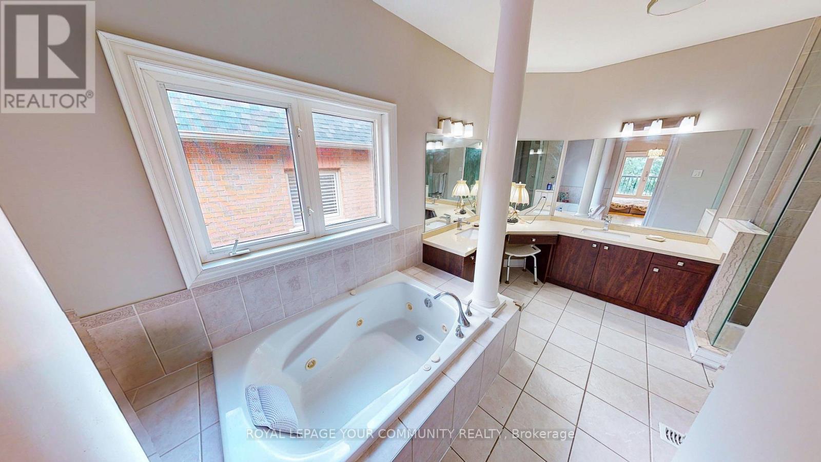 












3380 MISTWELL CRESCENT N

,
Oakville,




Ontario
L6L0A2

