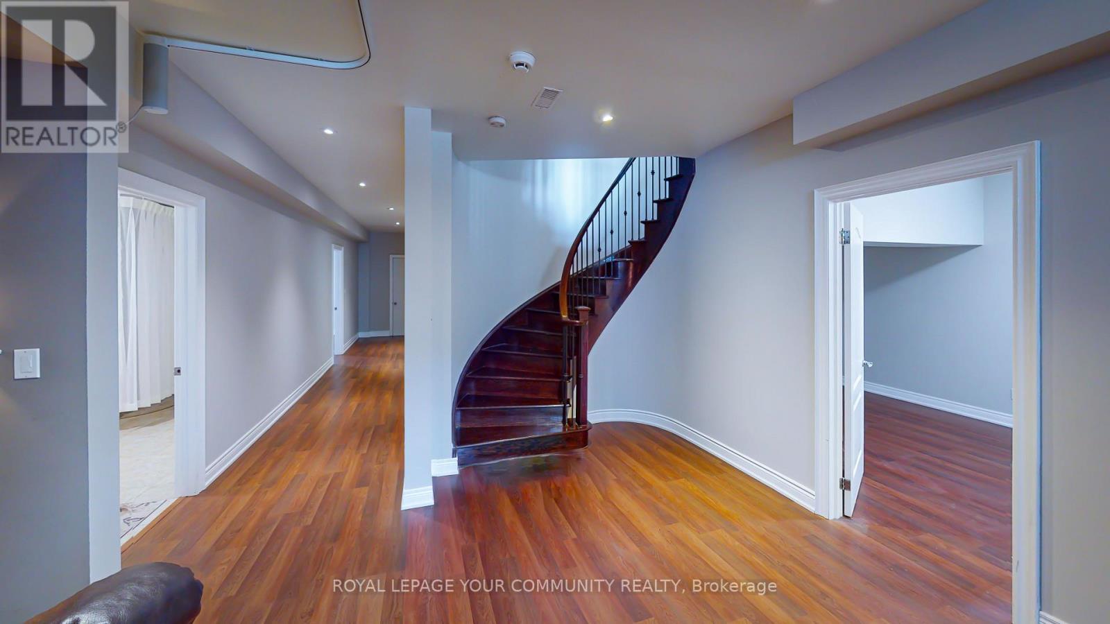 












3380 MISTWELL CRESCENT N

,
Oakville,




Ontario
L6L0A2

