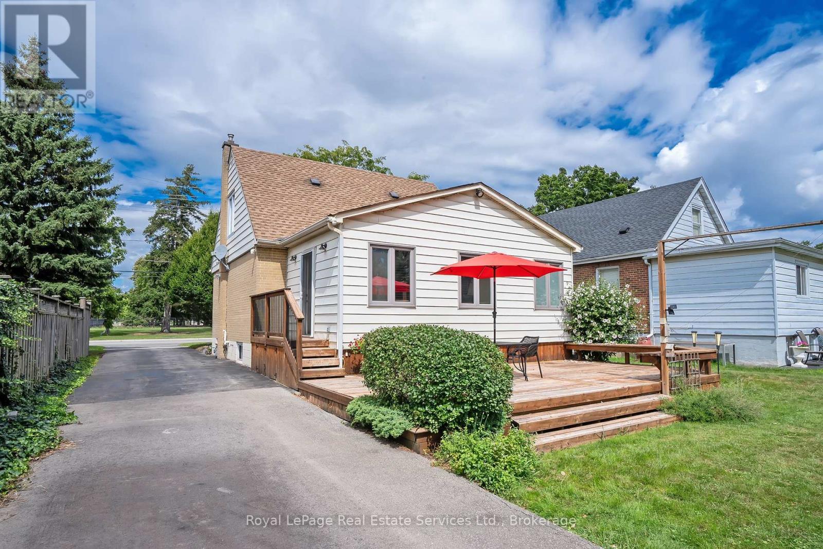 












2260 NEW STREET

,
Burlington (Brant),




Ontario
L7R1J3

