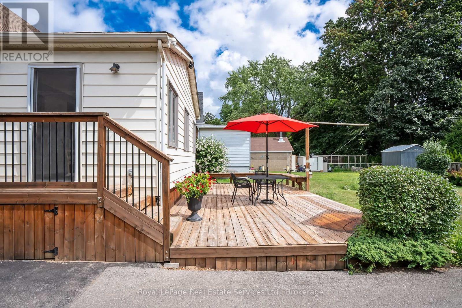 












2260 NEW STREET

,
Burlington (Brant),




Ontario
L7R1J3

