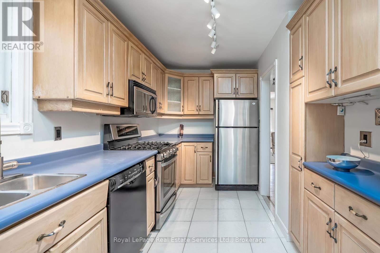 












2260 NEW STREET

,
Burlington (Brant),




Ontario
L7R1J3

