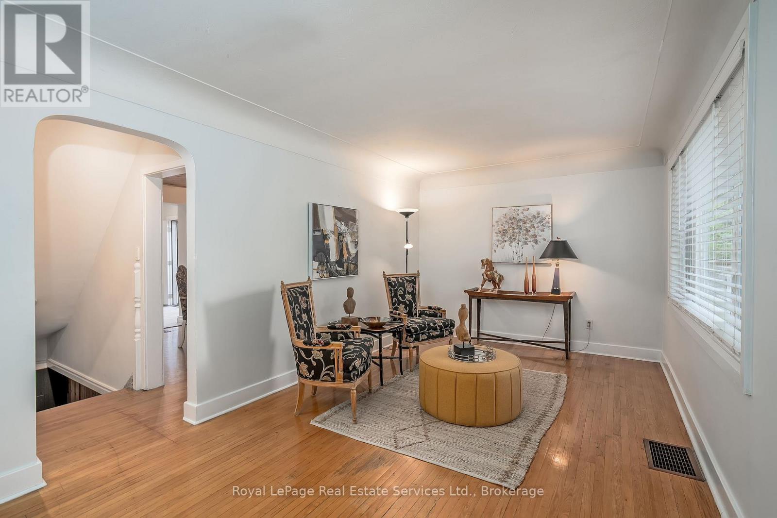 












2260 NEW STREET

,
Burlington (Brant),




Ontario
L7R1J3

