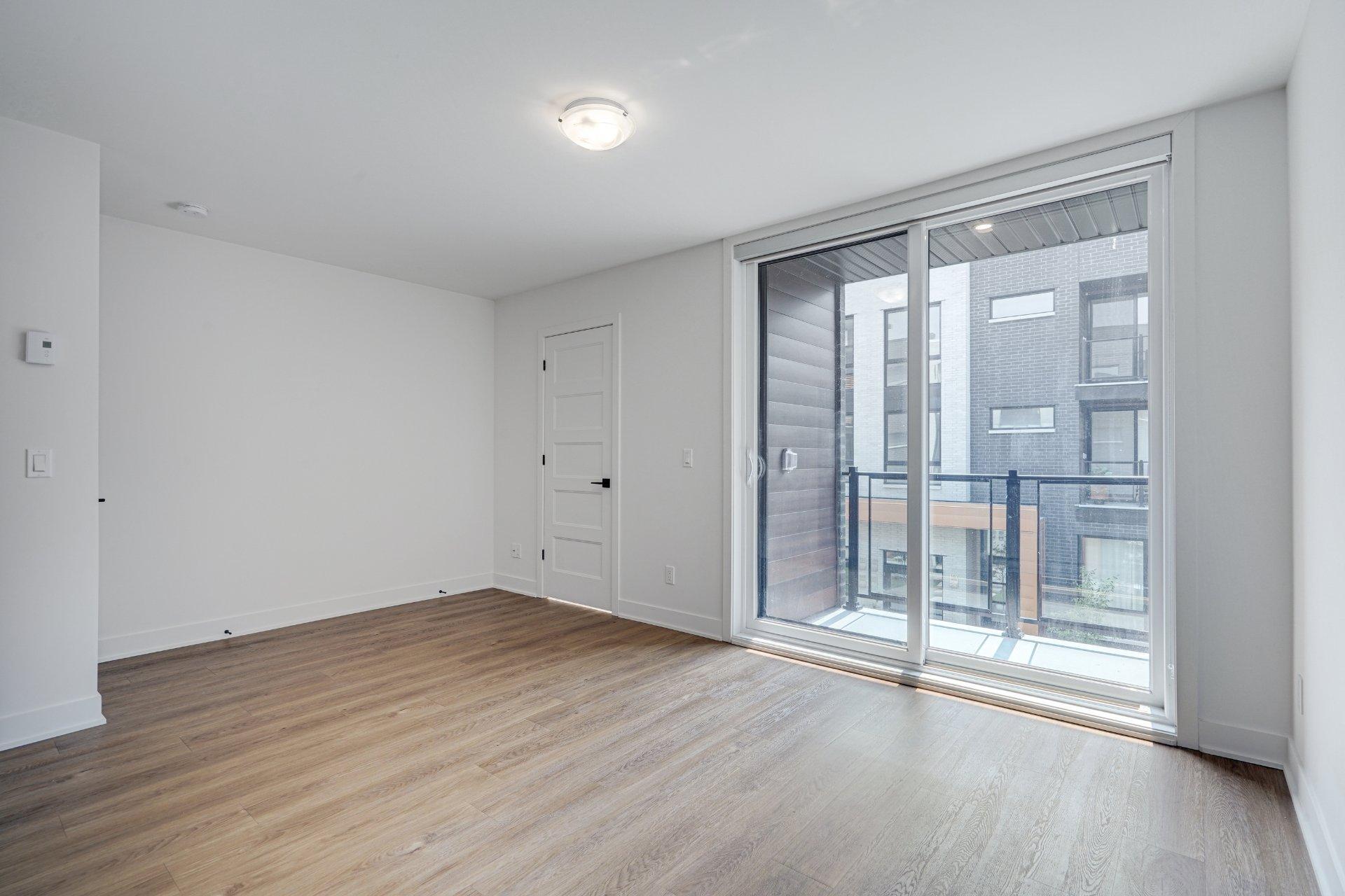 









226


Rue d'Émeraude

,
Candiac,




QC
J5R0S1


