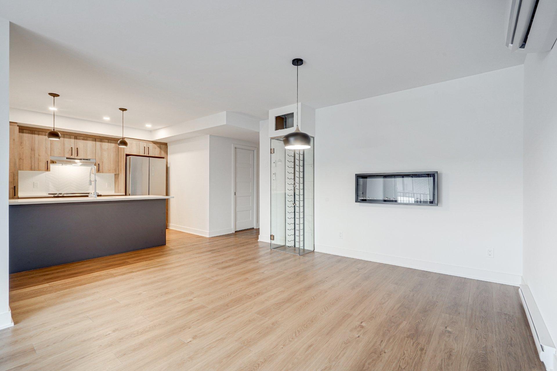 









226


Rue d'Émeraude

,
Candiac,




QC
J5R0S1

