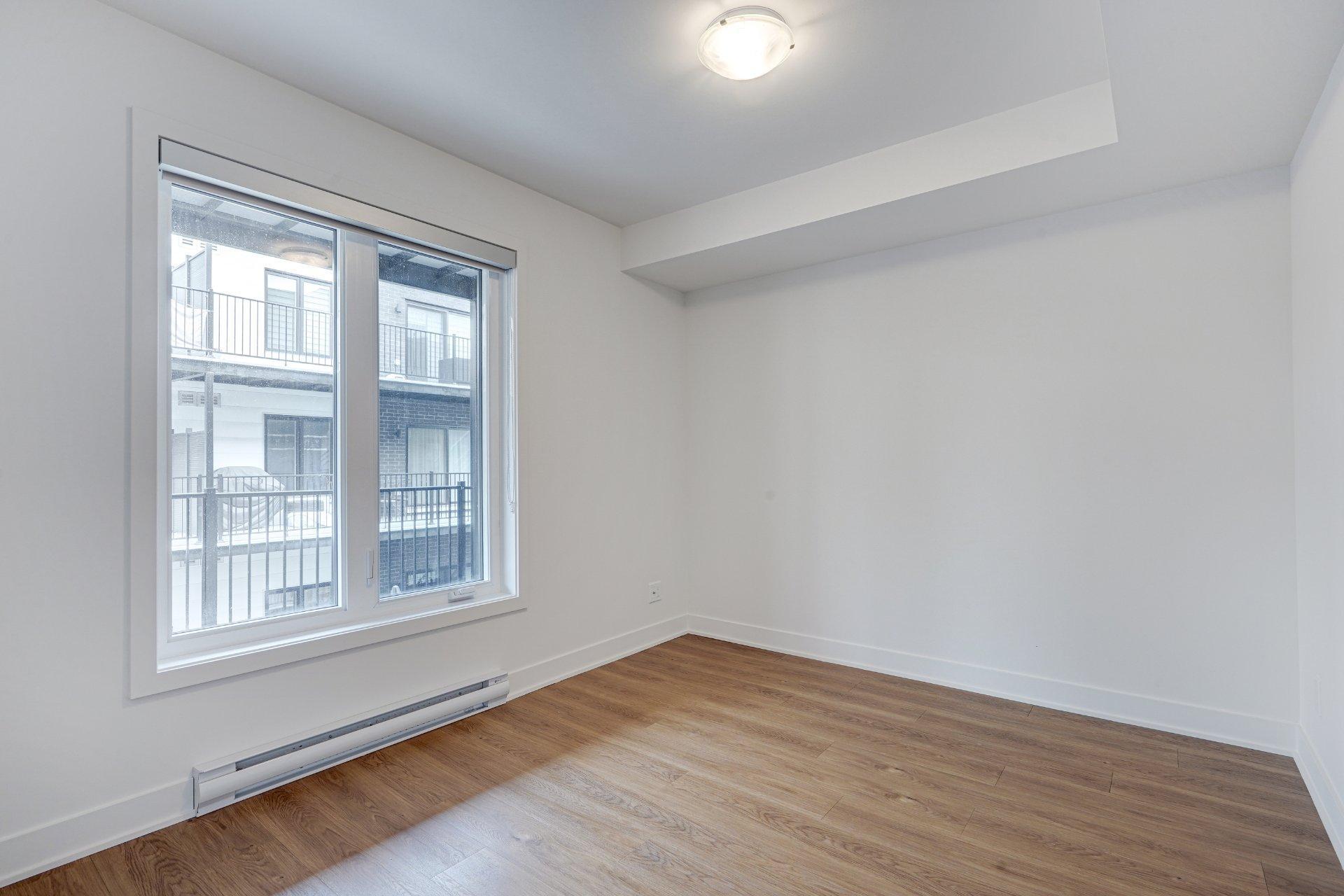 









226


Rue d'Émeraude

,
Candiac,




QC
J5R0S1

