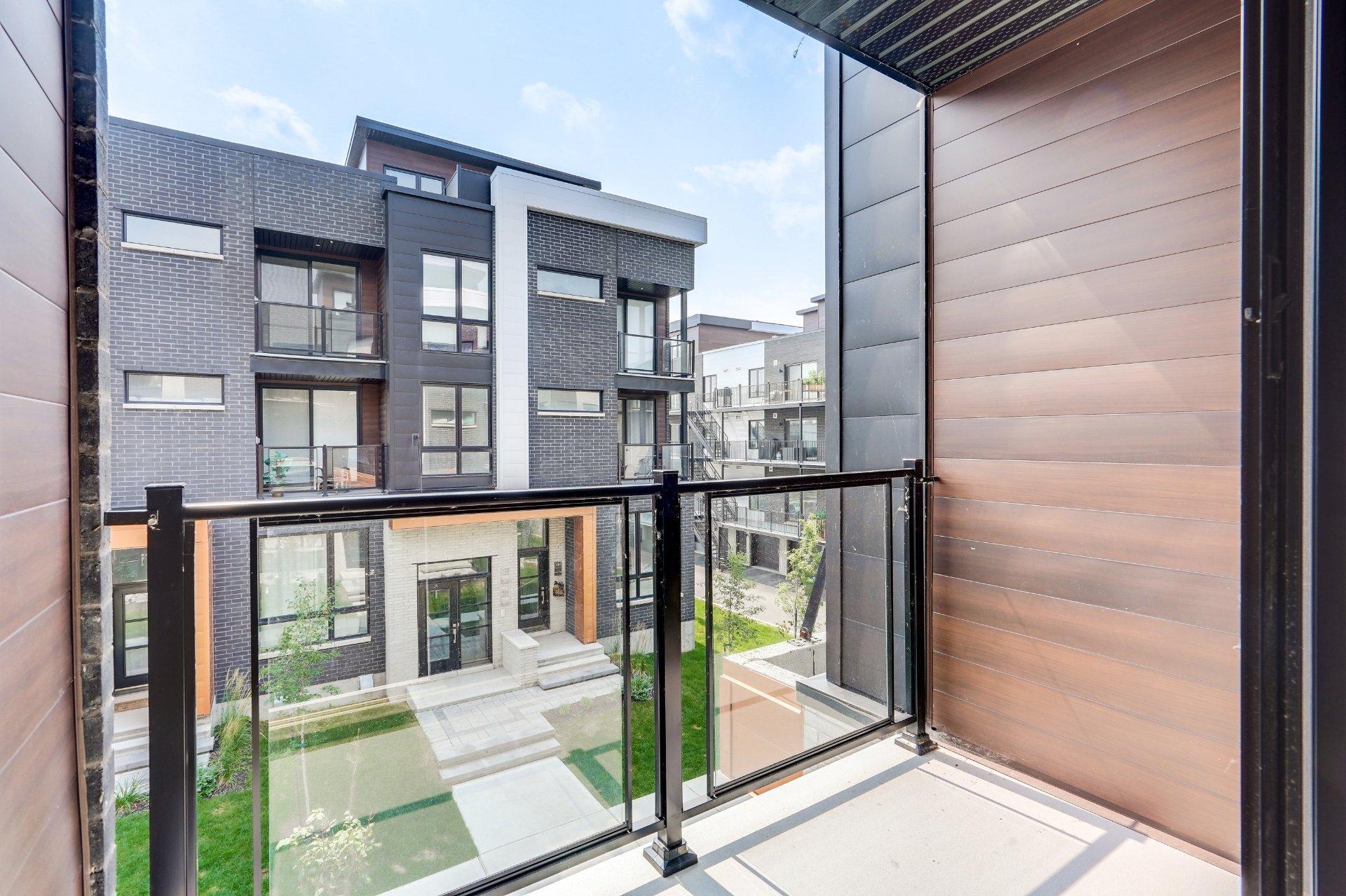 









226


Rue d'Émeraude

,
Candiac,




QC
J5R0S1

