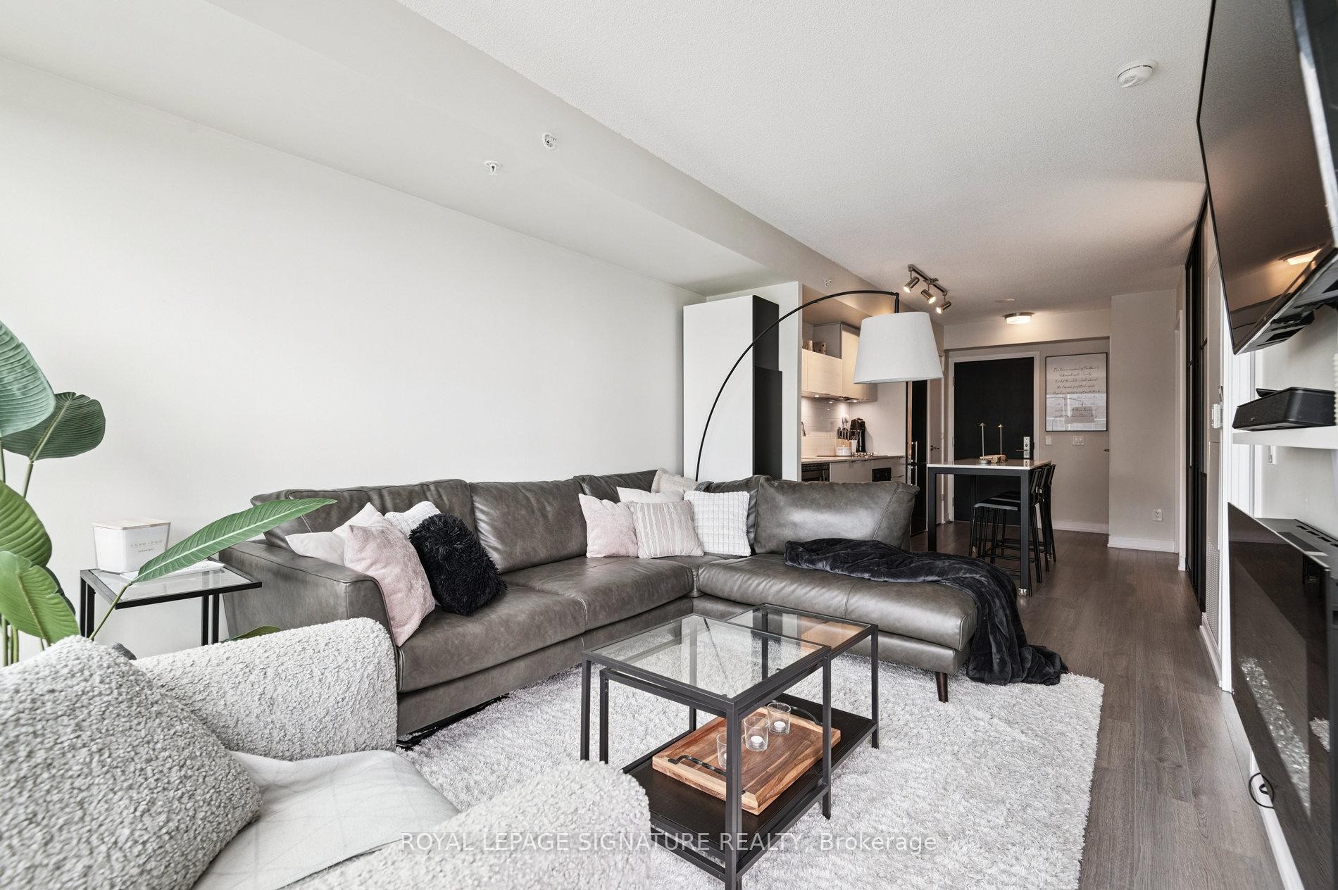 









20


Thomas Riley

Road, 2601,
Toronto,




ON
M9B 0C3

