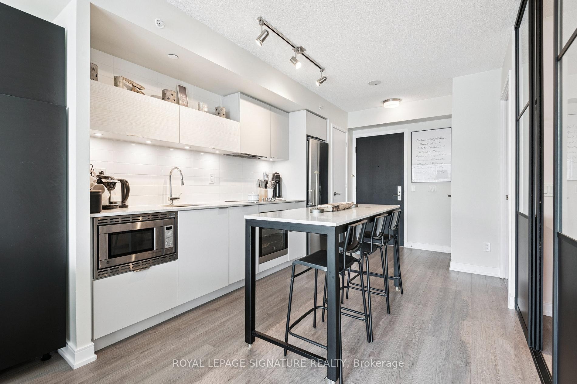 









20


Thomas Riley

Road, 2601,
Toronto,




ON
M9B 0C3

