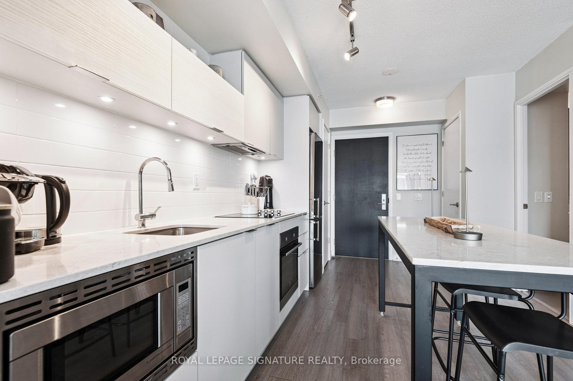 









20


Thomas Riley

Road, 2601,
Toronto,




ON
M9B 0C3


