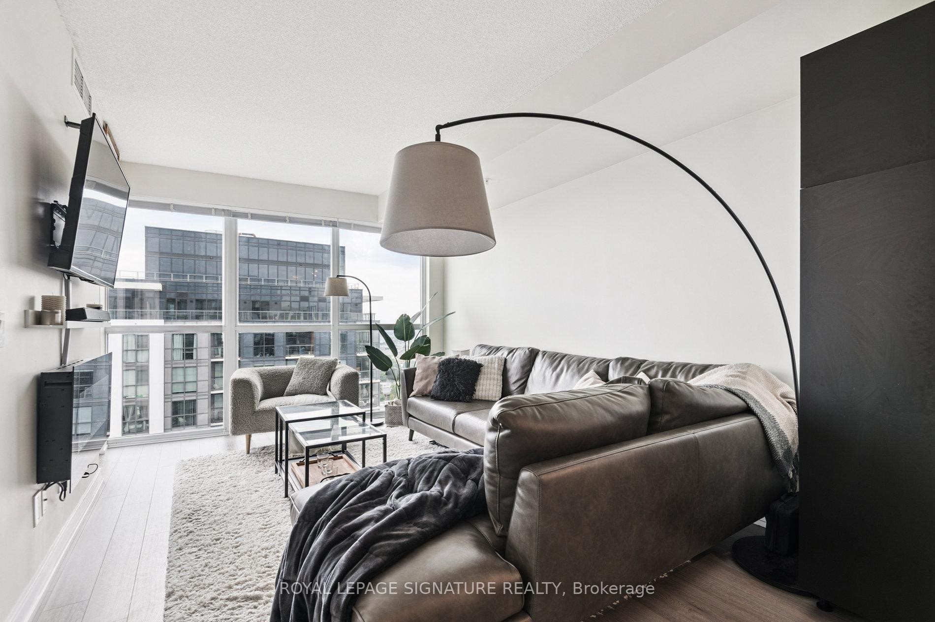 









20


Thomas Riley

Road, 2601,
Toronto,




ON
M9B 0C3

