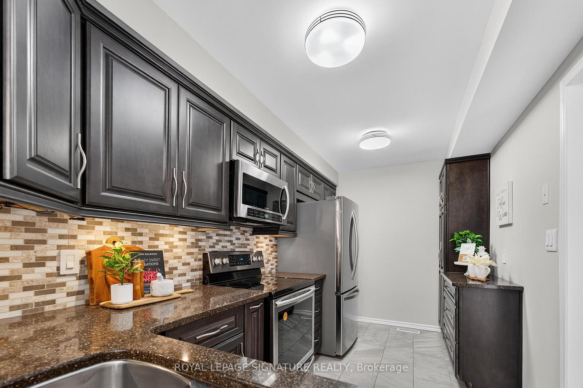 









1867


Kingston

Road, 36,
Pickering,




ON
L1V 6Z4

