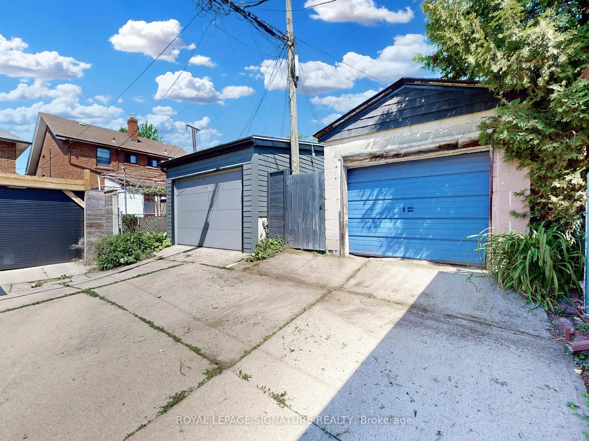 









911


Davenport

Road,
Toronto,




ON
M6G 2B7

