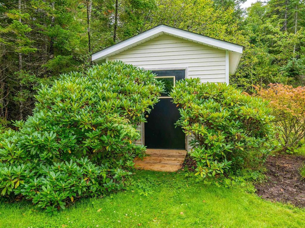 












60 Blue Forest Lane

,
Hammonds Plains,




NS
B4B 1L1

