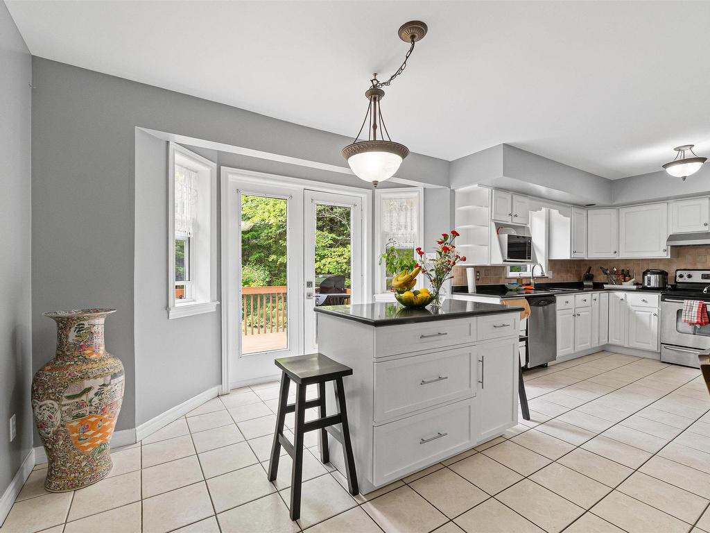 












60 Blue Forest Lane

,
Hammonds Plains,




NS
B4B 1L1


