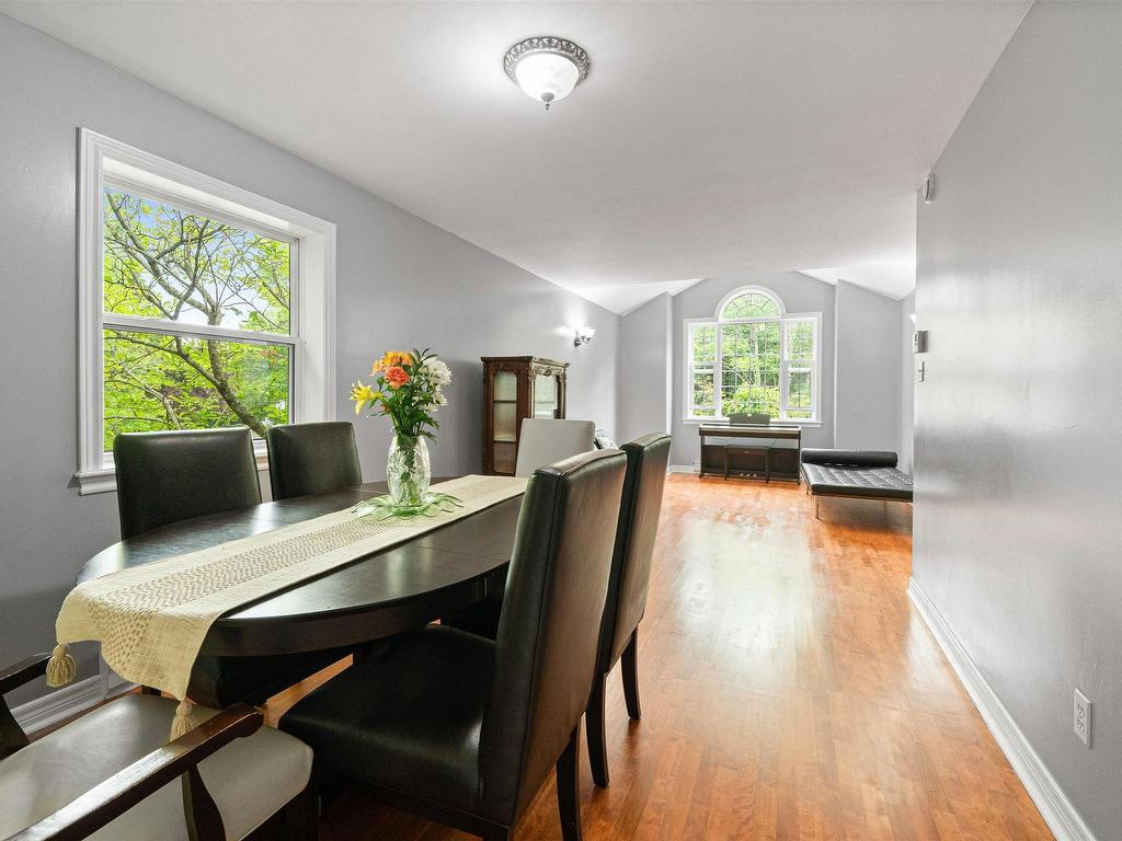












60 Blue Forest Lane

,
Hammonds Plains,




NS
B4B 1L1

