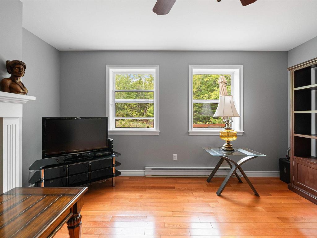 












60 Blue Forest Lane

,
Hammonds Plains,




NS
B4B 1L1

