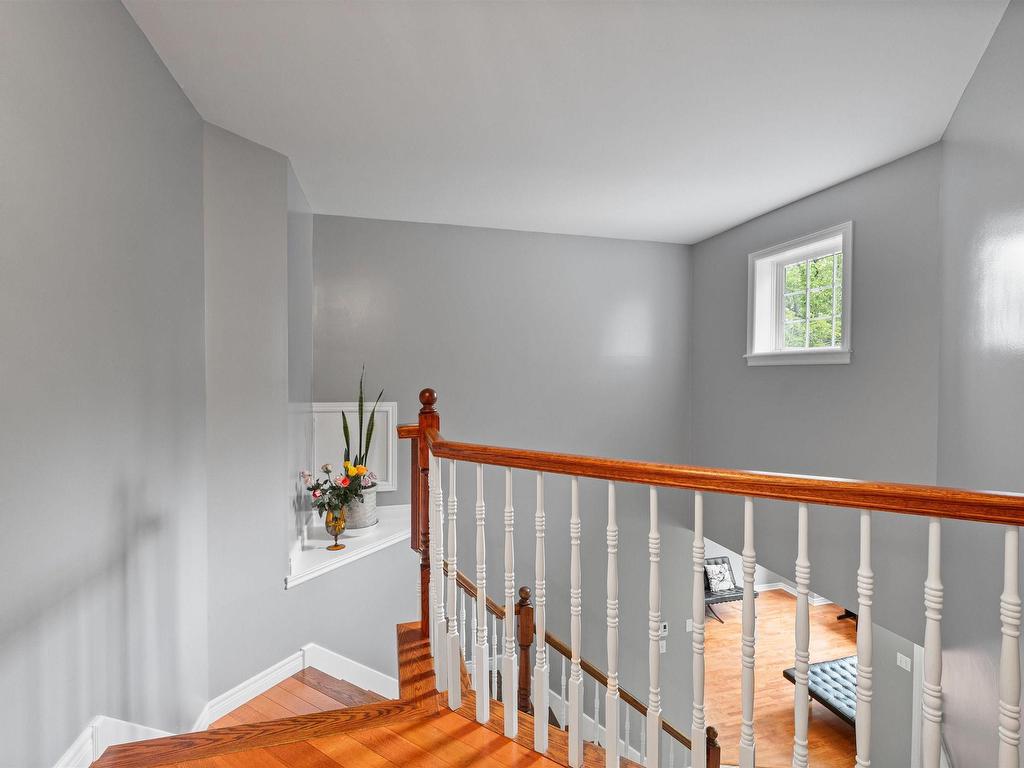 












60 Blue Forest Lane

,
Hammonds Plains,




NS
B4B 1L1

