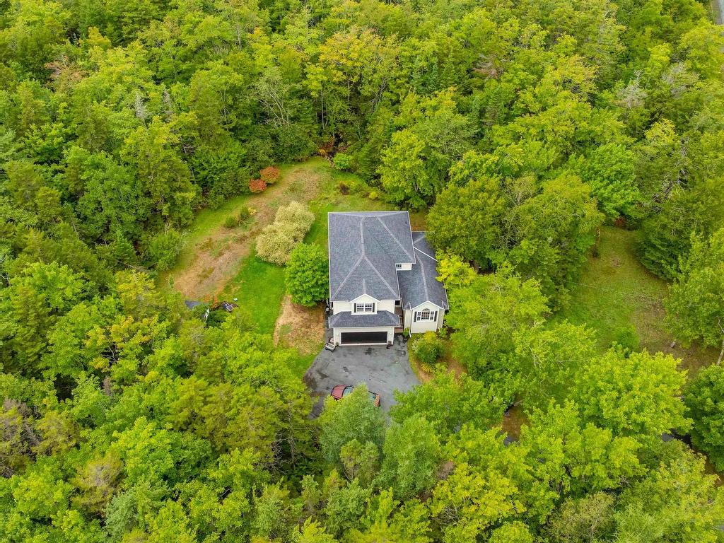 












60 Blue Forest Lane

,
Hammonds Plains,




NS
B4B 1L1

