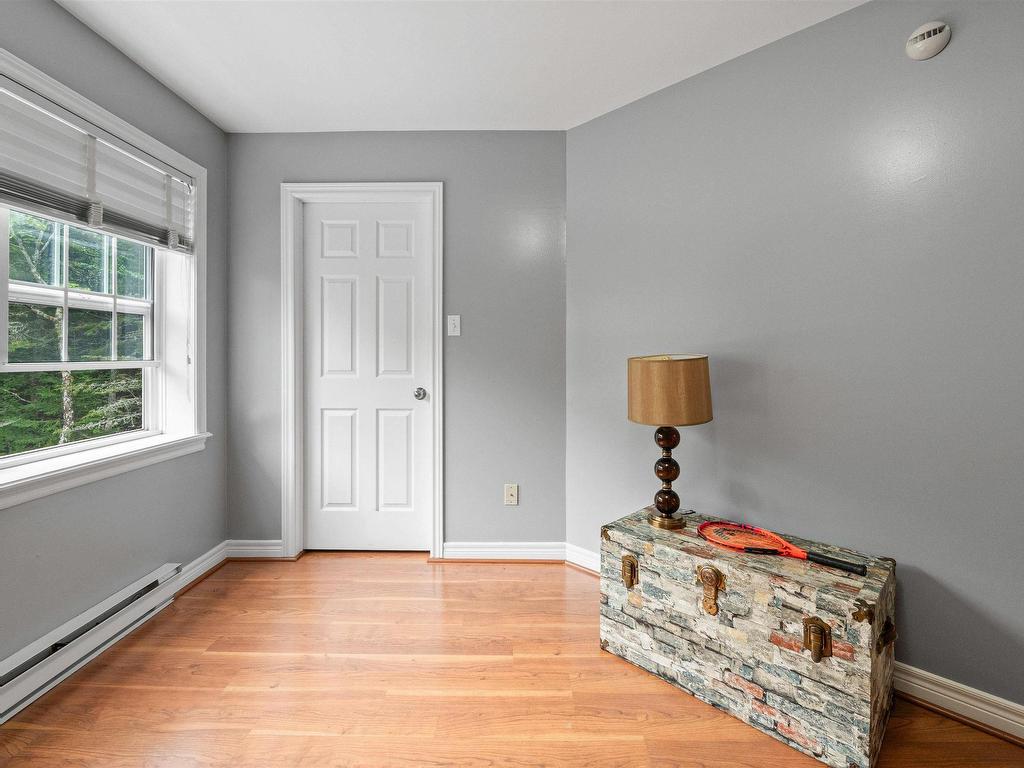












60 Blue Forest Lane

,
Hammonds Plains,




NS
B4B 1L1

