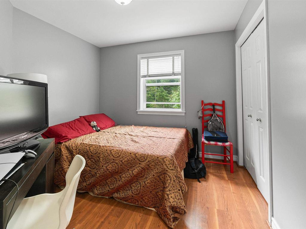 












60 Blue Forest Lane

,
Hammonds Plains,




NS
B4B 1L1

