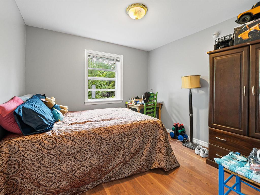 












60 Blue Forest Lane

,
Hammonds Plains,




NS
B4B 1L1

