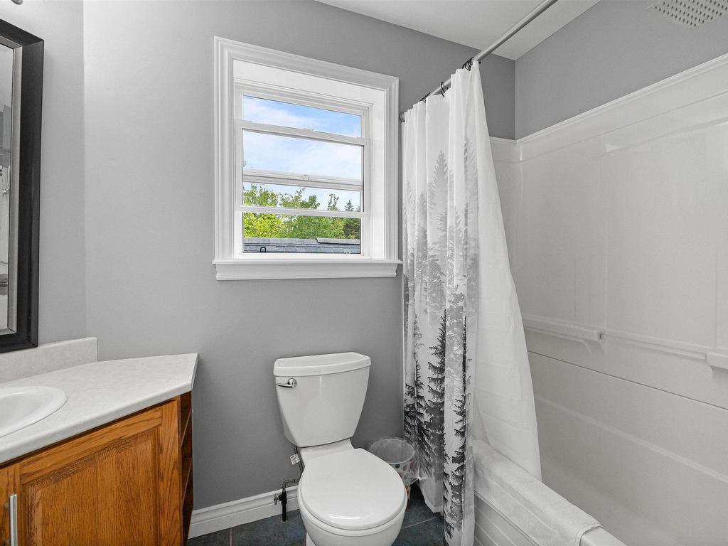 












60 Blue Forest Lane

,
Hammonds Plains,




NS
B4B 1L1

