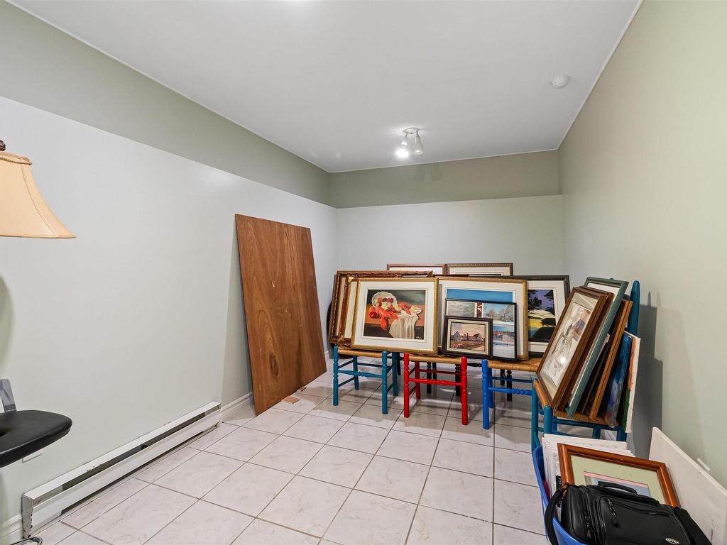 












60 Blue Forest Lane

,
Hammonds Plains,




NS
B4B 1L1

