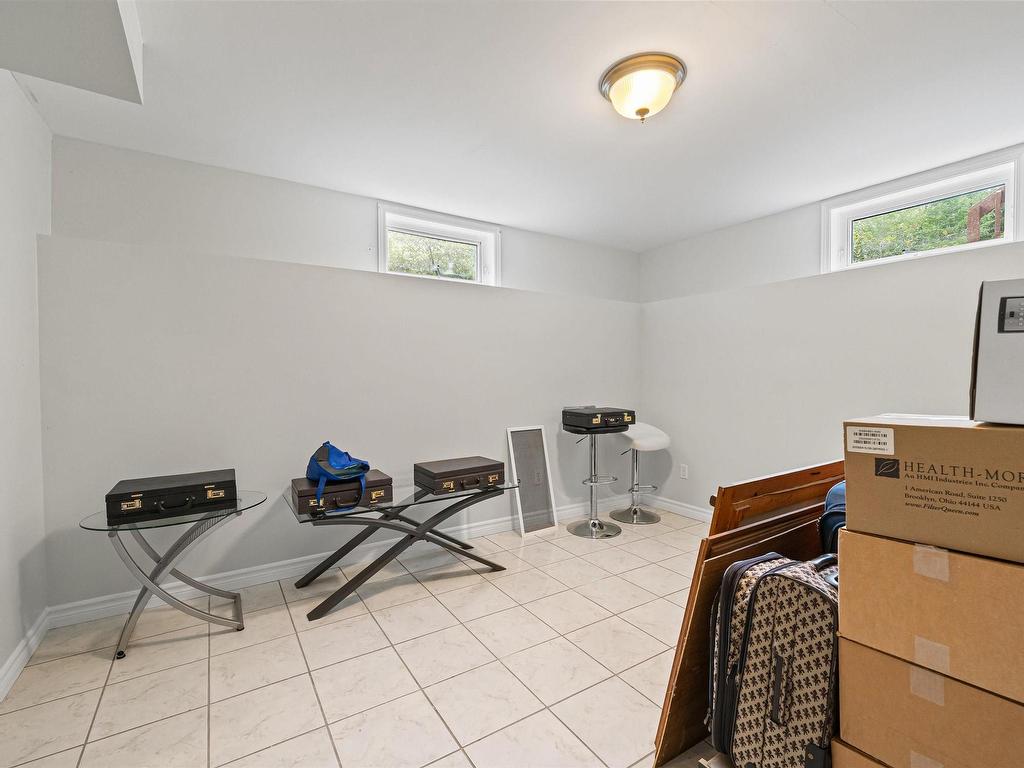 












60 Blue Forest Lane

,
Hammonds Plains,




NS
B4B 1L1

