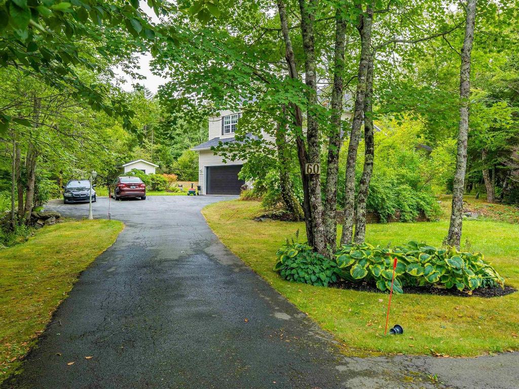 












60 Blue Forest Lane

,
Hammonds Plains,




NS
B4B 1L1

