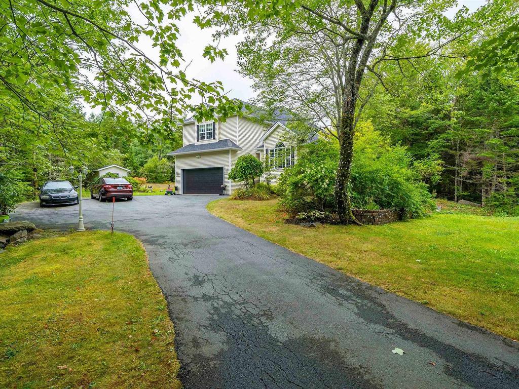 












60 Blue Forest Lane

,
Hammonds Plains,




NS
B4B 1L1

