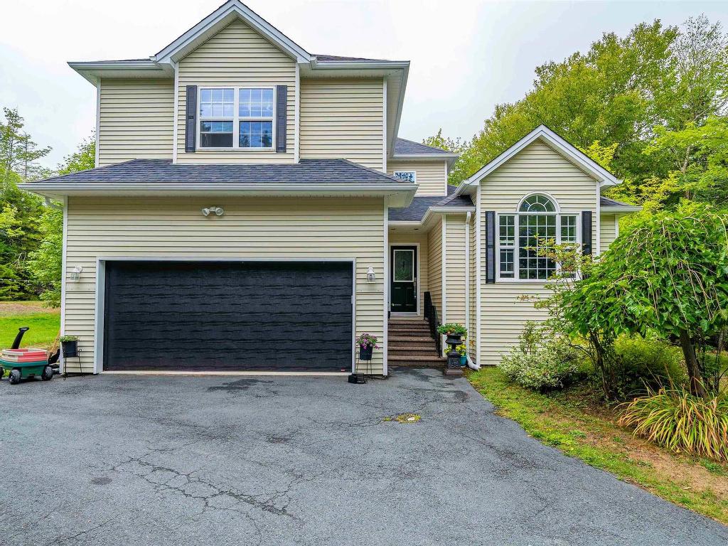 












60 Blue Forest Lane

,
Hammonds Plains,




NS
B4B 1L1

